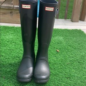Hunter tall rain boots black